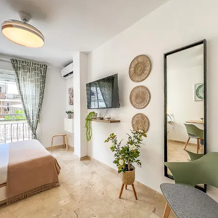 Hanami Estudio San Roque * 埃斯特波纳